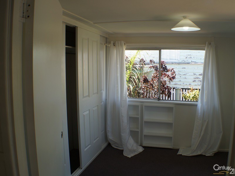 35 Card Street, Berserker QLD 4701