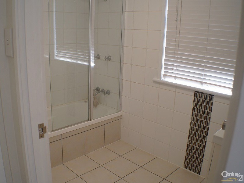 35 Card Street, Berserker QLD 4701