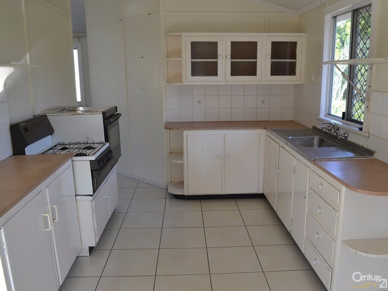 28 Card Street, Berserker QLD 4701