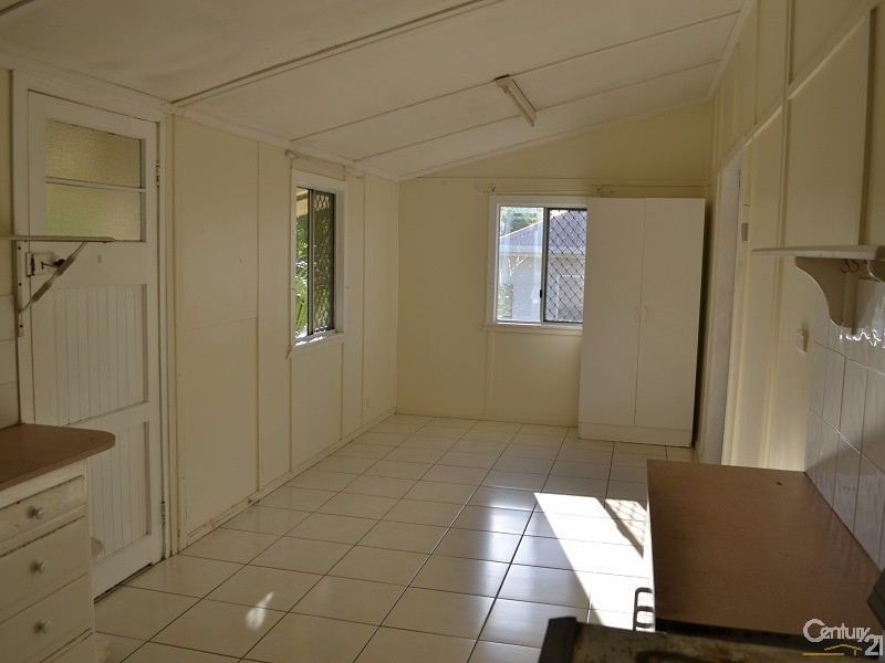28 Card Street, Berserker QLD 4701
