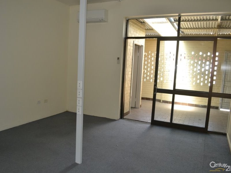 27  East St, Rockhampton City QLD 4700