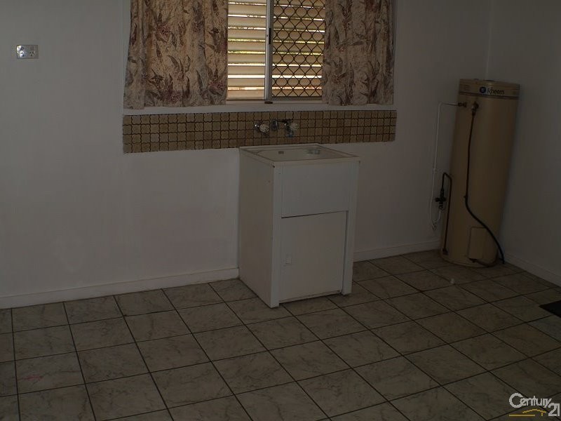 261 Carlton Street, Kawana QLD 4701