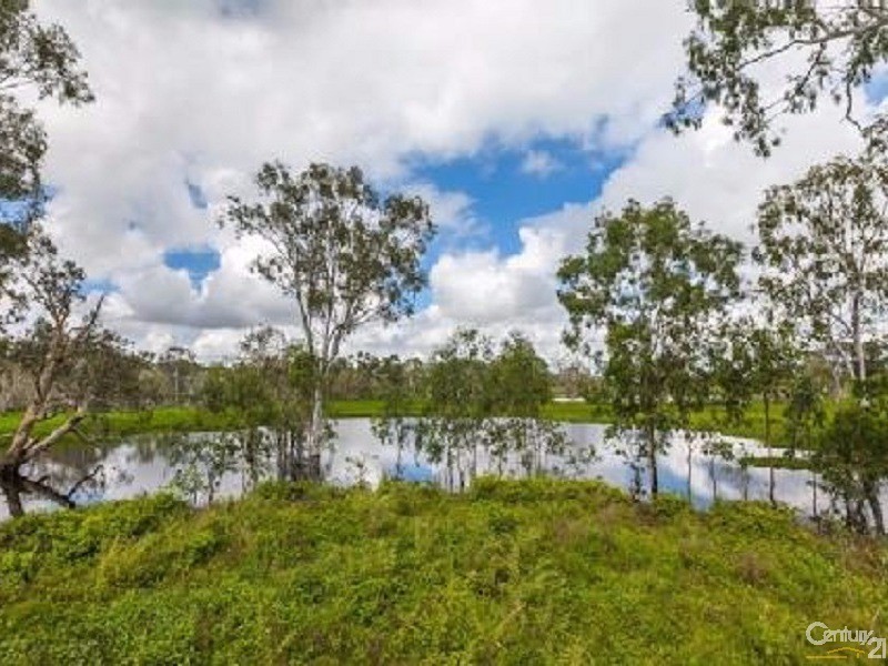 83 Nerimbera School Road, Nerimbera QLD 4701