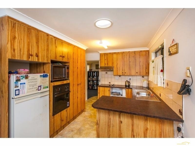 83 Nerimbera School Road, Nerimbera QLD 4701