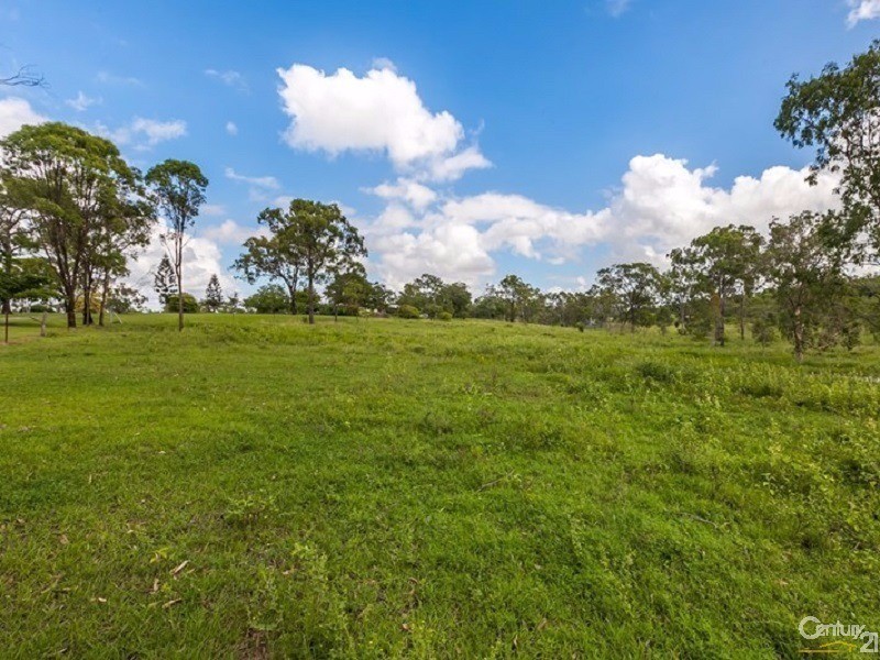 83 Nerimbera School Road, Nerimbera QLD 4701