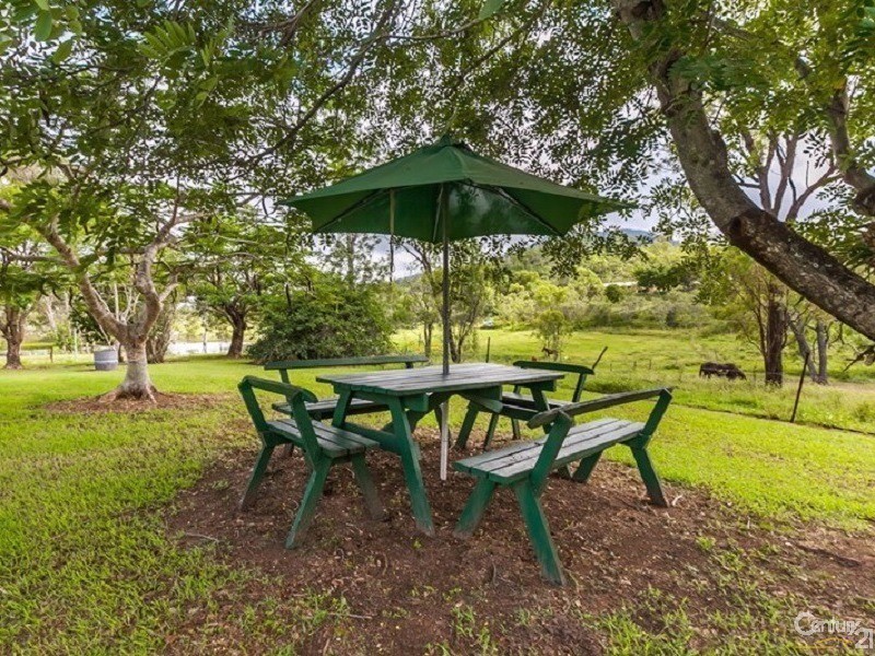 83 Nerimbera School Road, Nerimbera QLD 4701