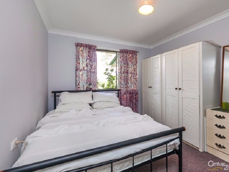 83 Nerimbera School Road, Nerimbera QLD 4701