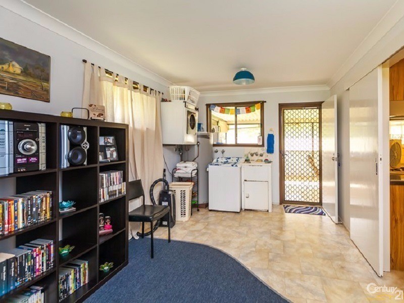 83 Nerimbera School Road, Nerimbera QLD 4701