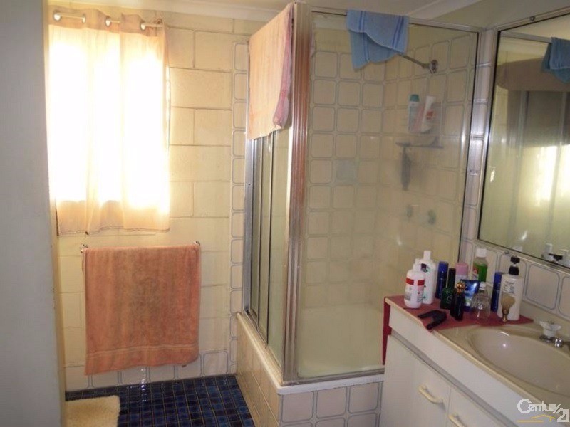 2/98 High Street, Berserker QLD 4701