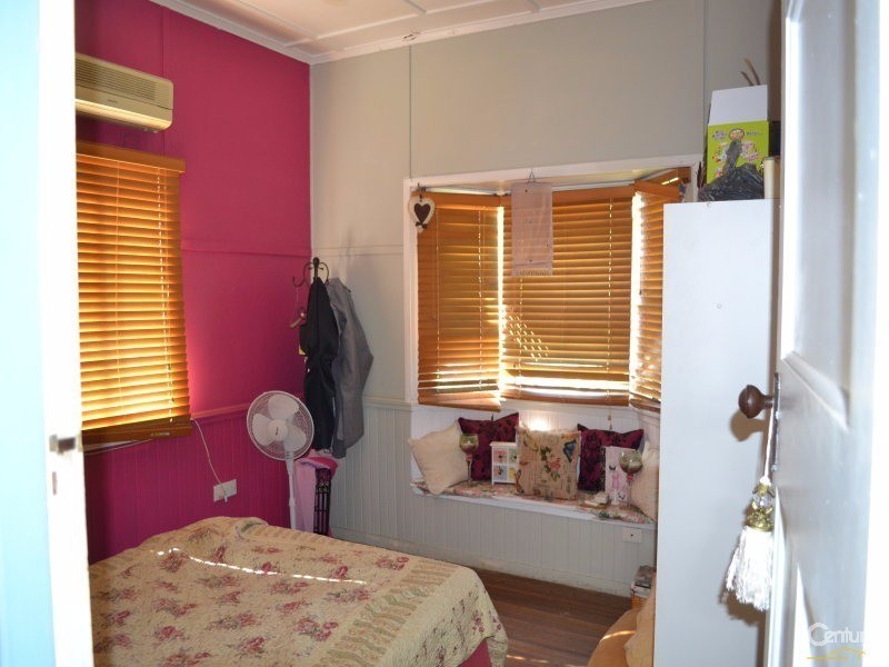 24 Burnett Street, Berserker QLD 4701