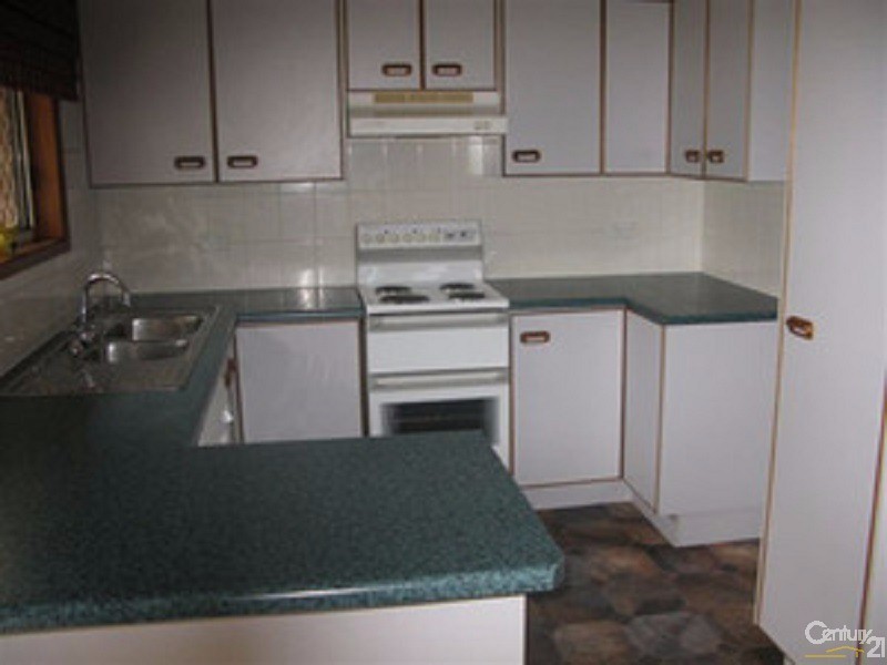 2/21  MacGregor, The Range QLD 4700