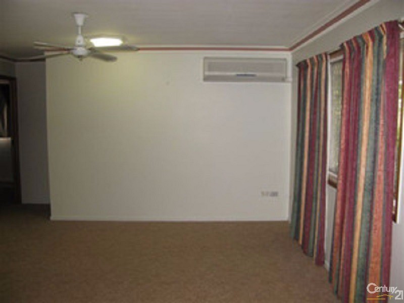 2/21  MacGregor, The Range QLD 4700