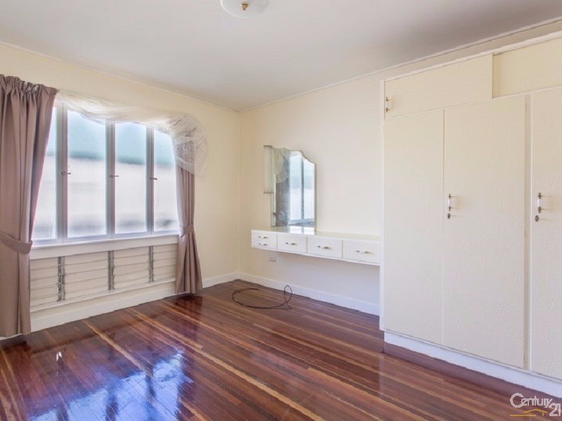 240 Farm Street, Kawana QLD 4701