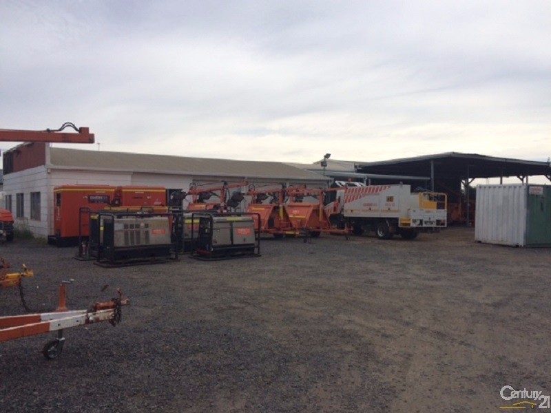 8 Littlefield Street, Blackwater QLD 4717