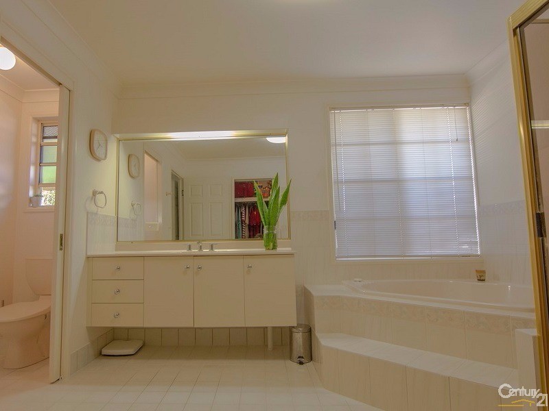 16  Berkelman Street, Frenchville QLD 4701