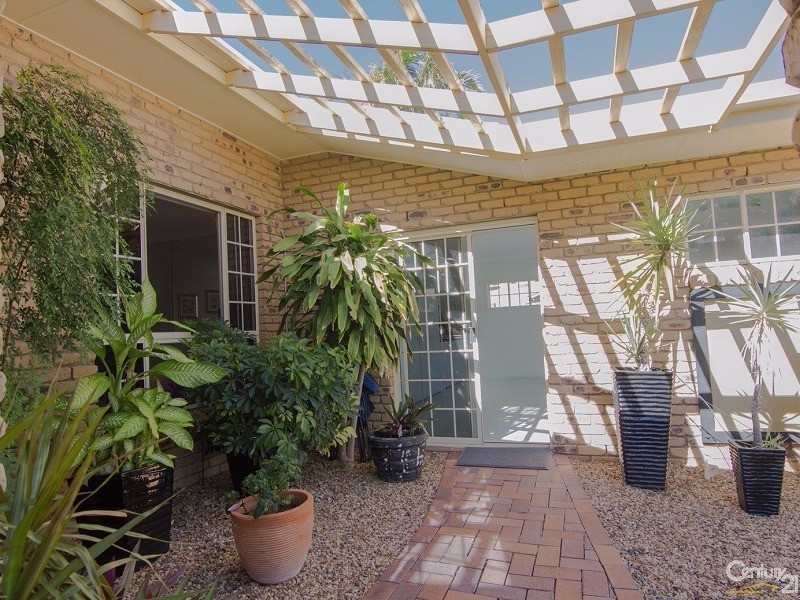 16  Berkelman Street, Frenchville QLD 4701