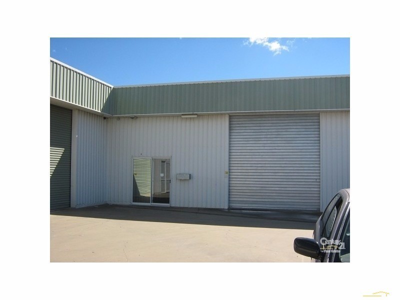 2/8 Robison Street, Park Avenue QLD 4701