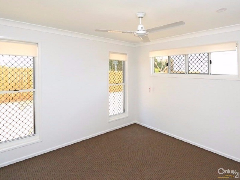 15 Card Street, Berserker QLD 4701