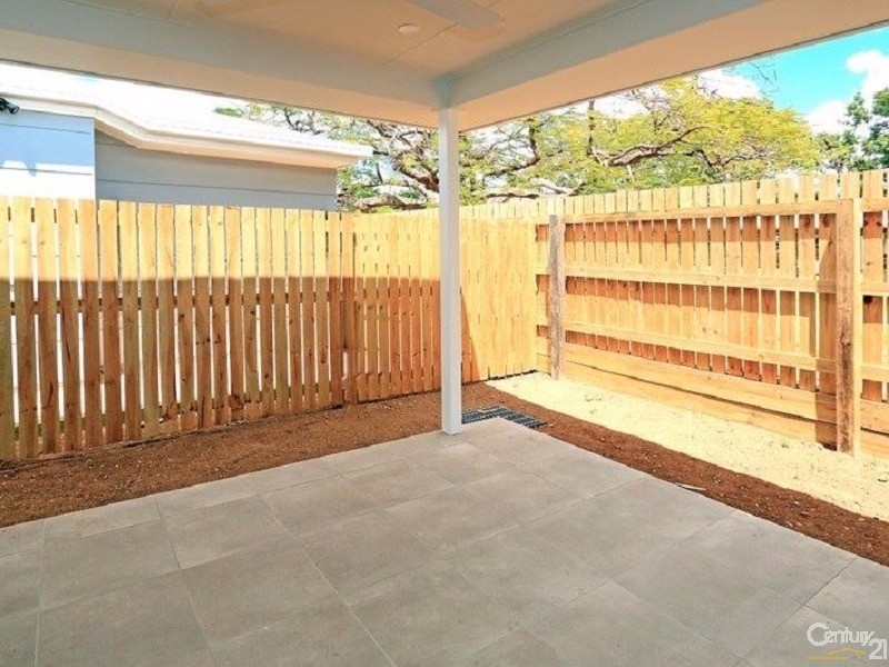 15 Card Street, Berserker QLD 4701