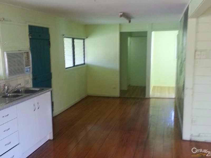 111 High Street, Berserker QLD 4701