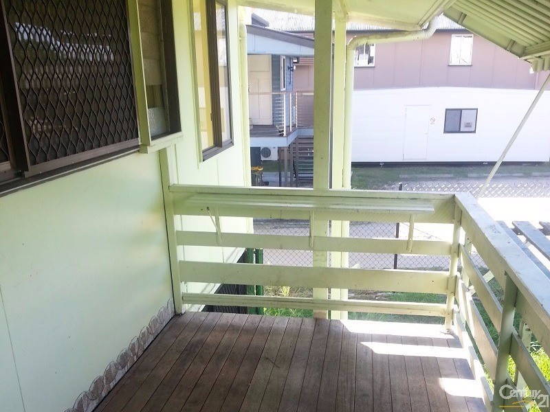 111 High Street, Berserker QLD 4701