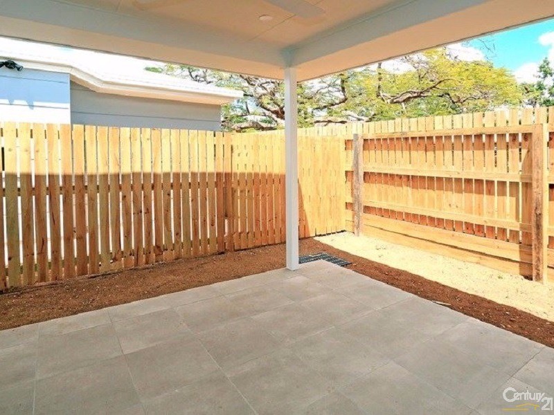 15 Card Street, Berserker QLD 4701
