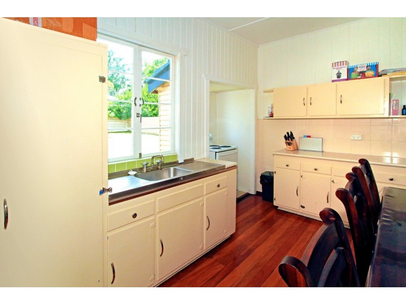 61 Deacon Street, Berserker QLD 4701