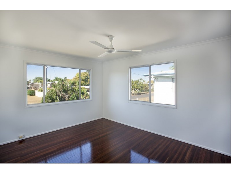 49 Gray Street, Park Avenue QLD 4701