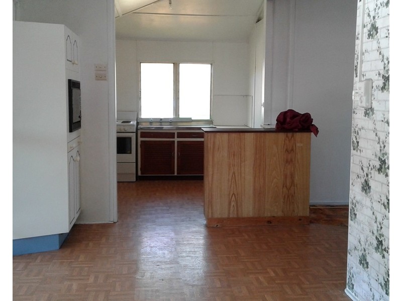 383 East Street, Depot Hill QLD 4700