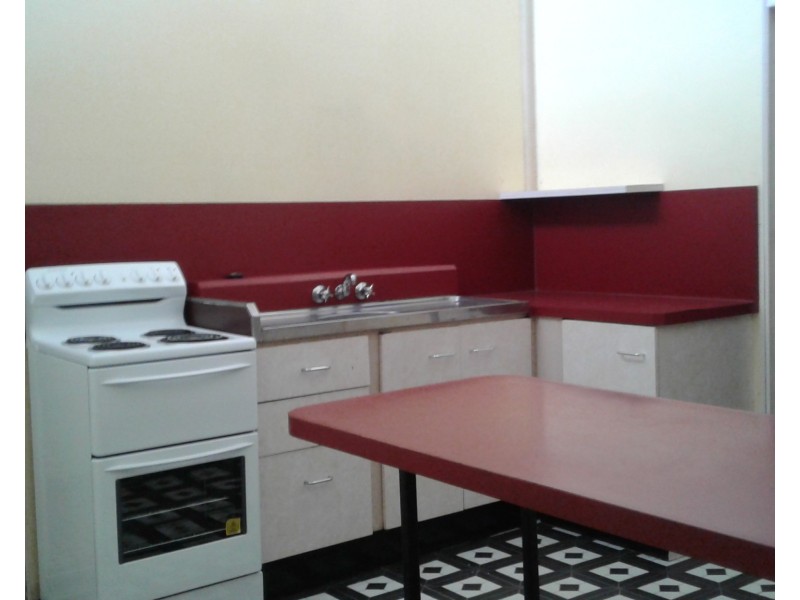 2/352 Lakes Creek Road, Koongal QLD 4701