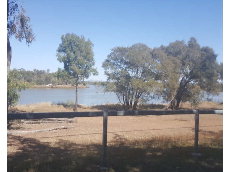 2/352 Lakes Creek Road, Koongal QLD 4701