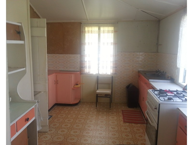 323 Bolsover St, Depot Hill QLD 4700