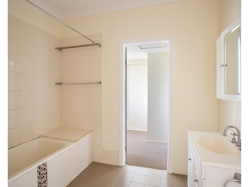 90 Tucker Rd, Alton Downs QLD 4702