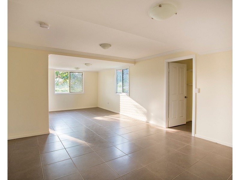 90 Tucker Rd, Alton Downs QLD 4702