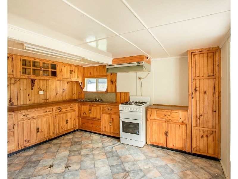 43 Cemetery Road, Cawarral QLD 4702