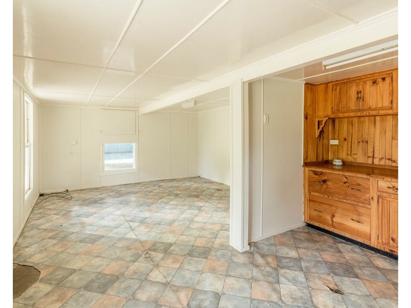 43 Cemetery Road, Cawarral QLD 4702