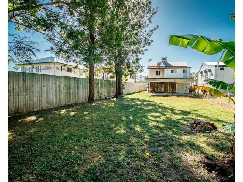 418  Quay Street, Depot Hill QLD 4700