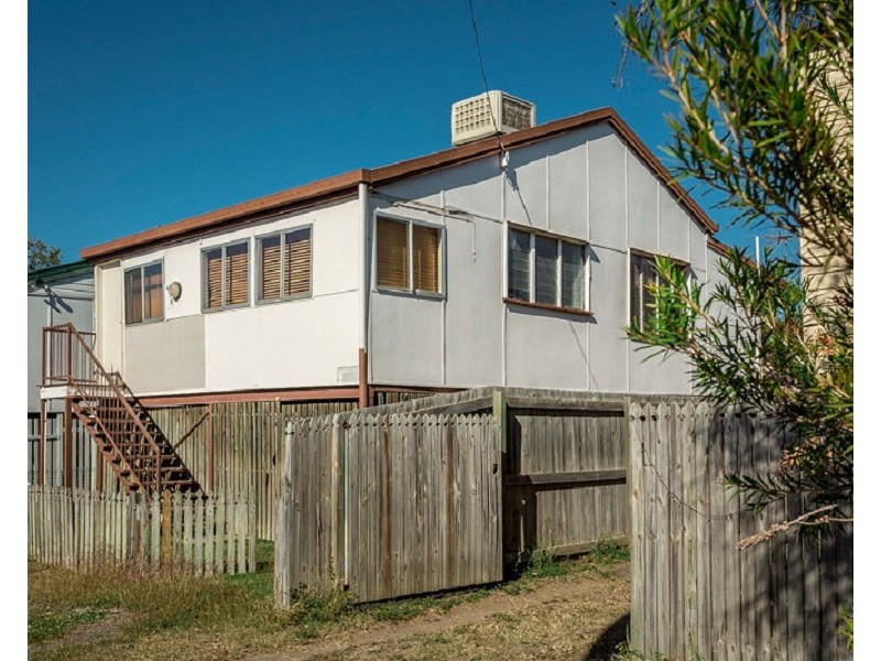 418  Quay Street, Depot Hill QLD 4700