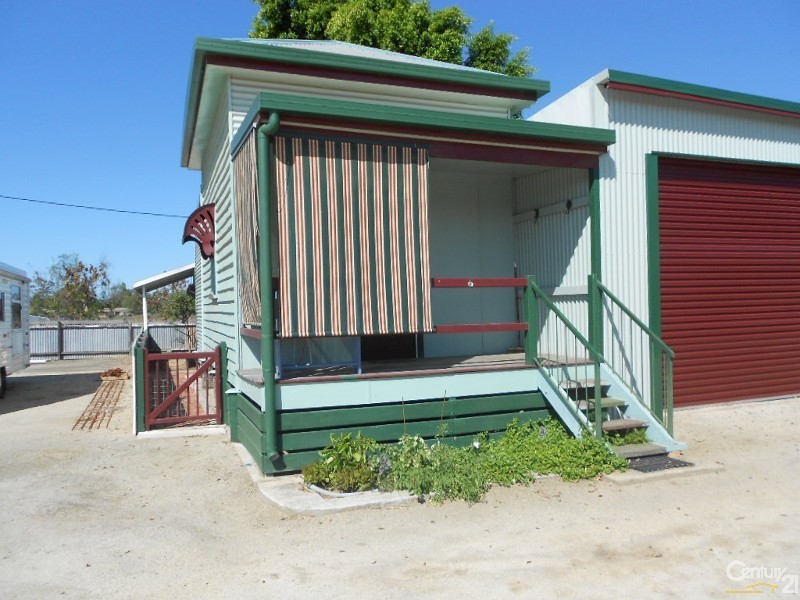 98 Middle Road, Gracemere QLD 4702