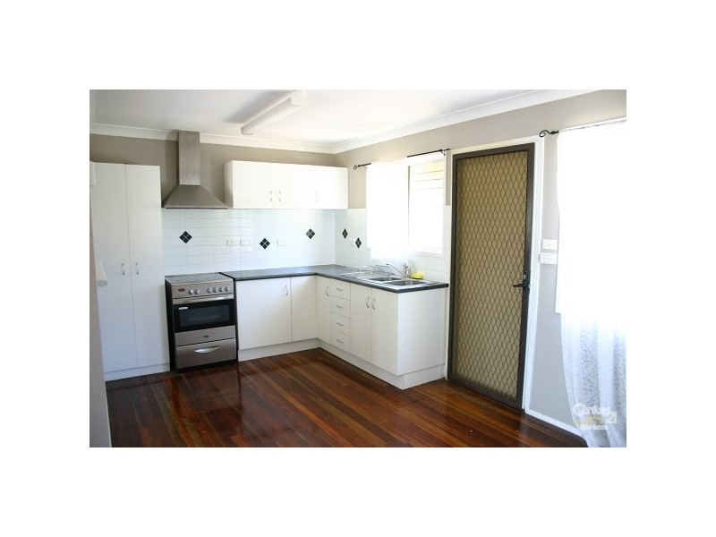 7 Barfoot Street, Kawana QLD 4701