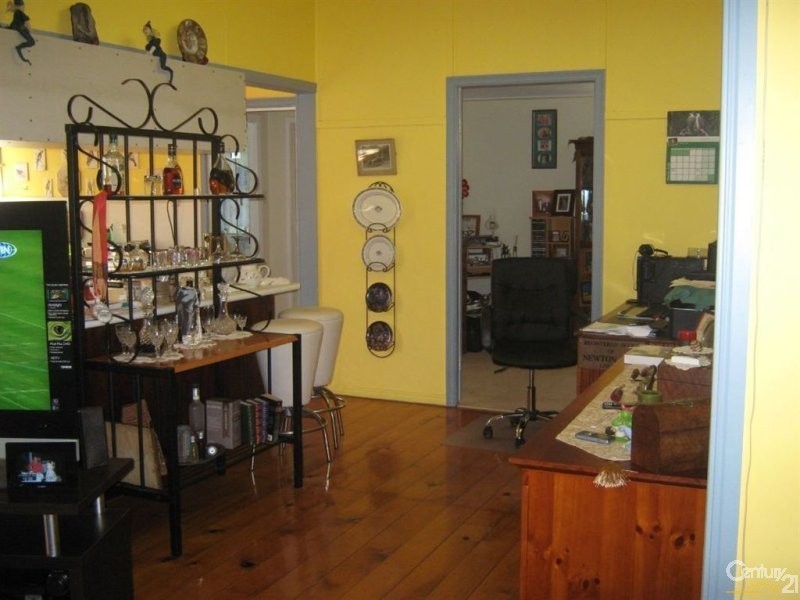 1 Slaughterhouse Rd, Westwood QLD 4702