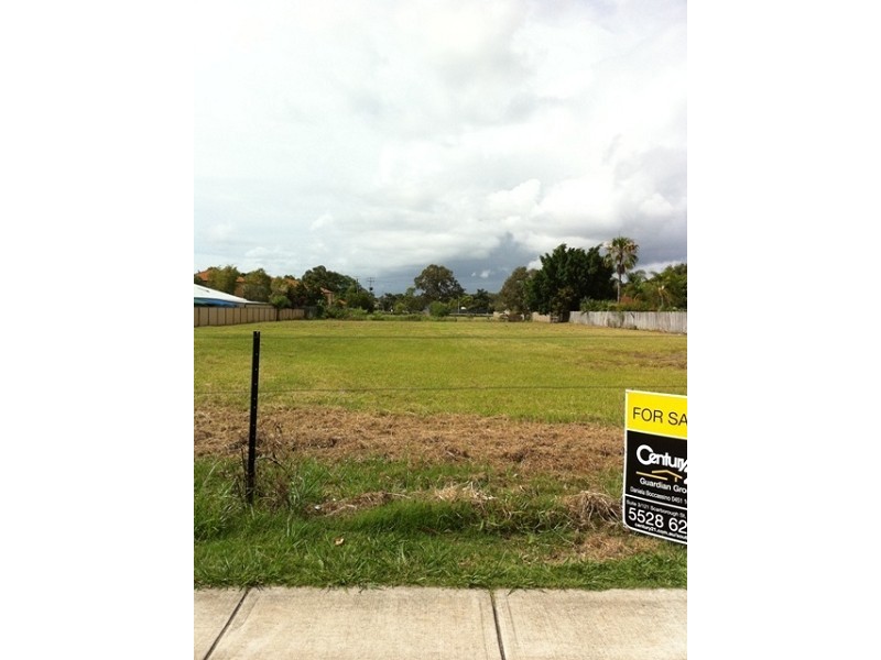 140 Central Street, Labrador QLD 4215