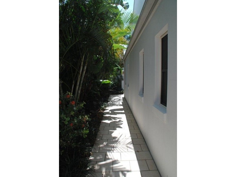 6/103 Salerno Street, Isle Of Capri QLD 4217