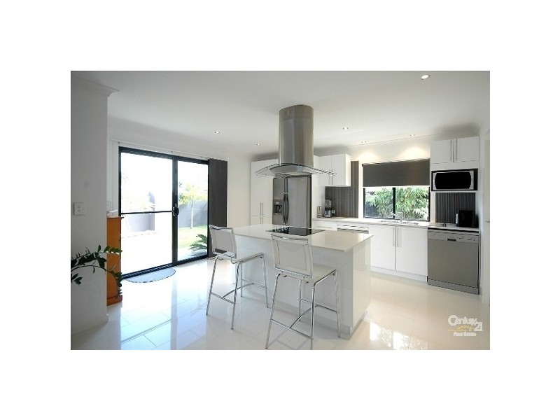 Broadbeach Waters QLD 4218