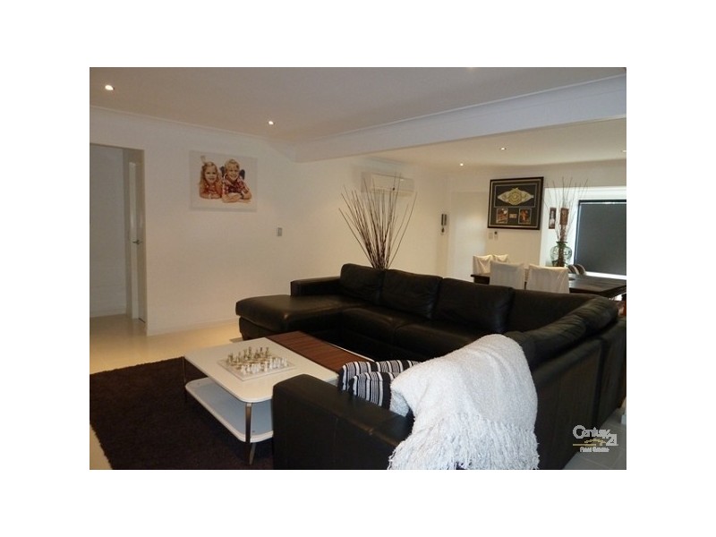 Broadbeach Waters QLD 4218