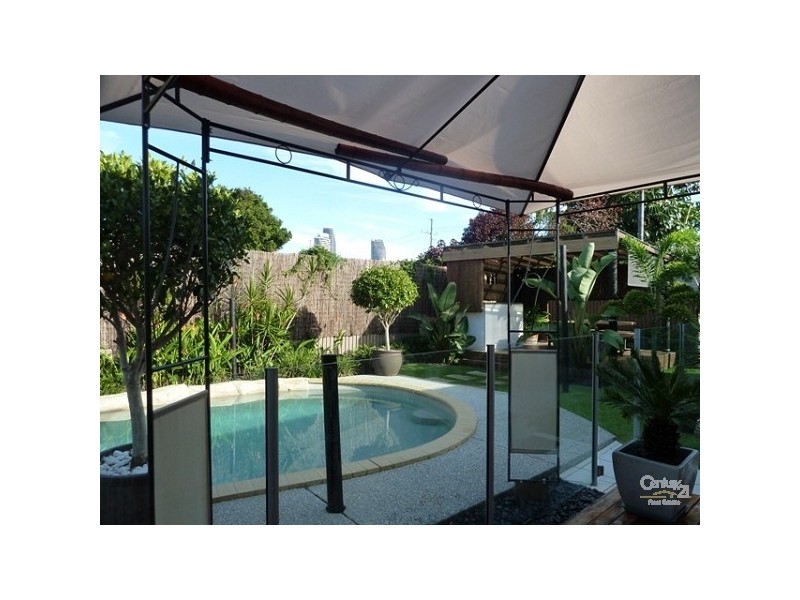 Broadbeach Waters QLD 4218
