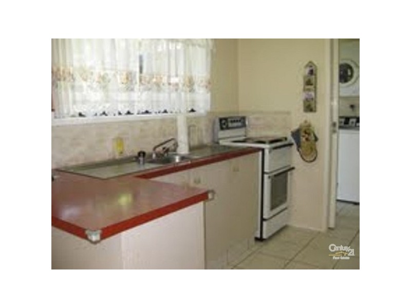 65 Melinda Street, Southport QLD 4215