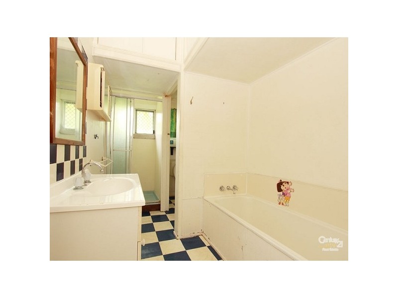 12 Dorrigo Street, Stafford Heights QLD 4053