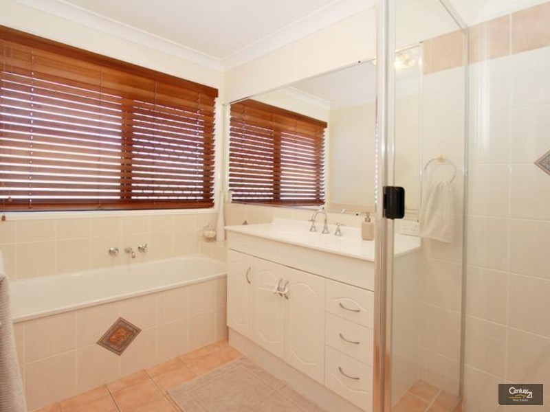 113 Saraband Drive, Eatons Hill QLD 4037