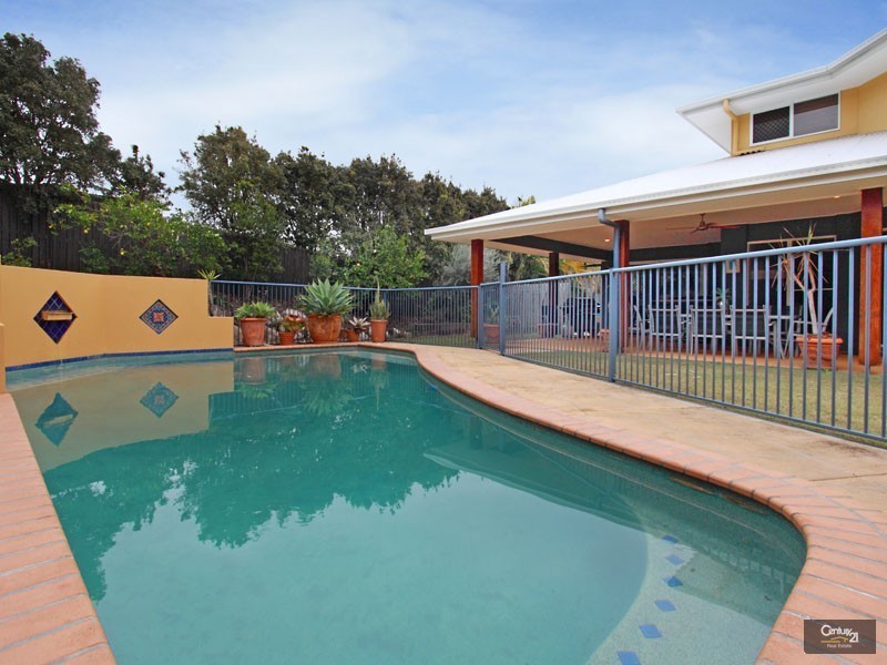 12 Pinehurst Court, Albany Creek QLD 4035